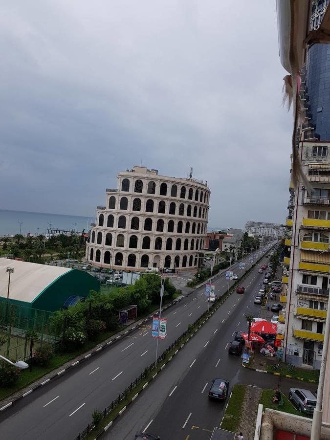 Apartment With Sea View Batoemi Buitenkant foto